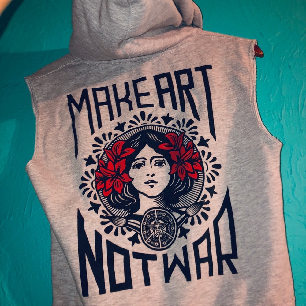 Sleeveless sweater top